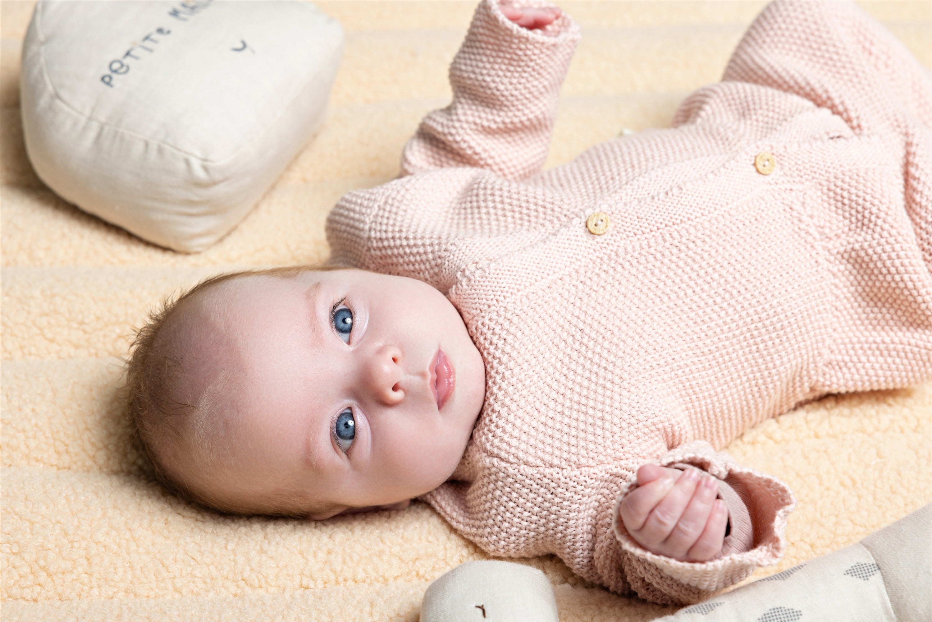 Kimo Gebreid Vest met Ruffle Roze