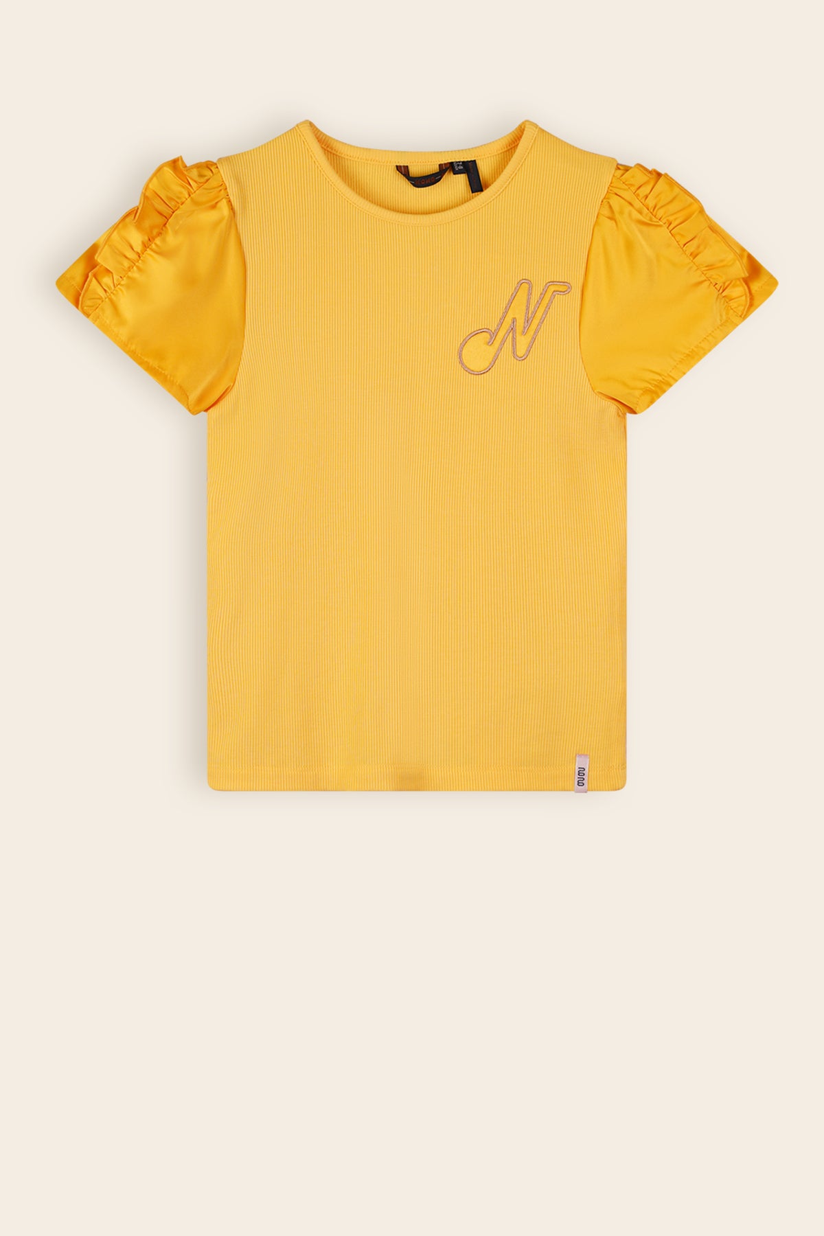 Kathleen Tshirt with frill on the sleeve Apricot