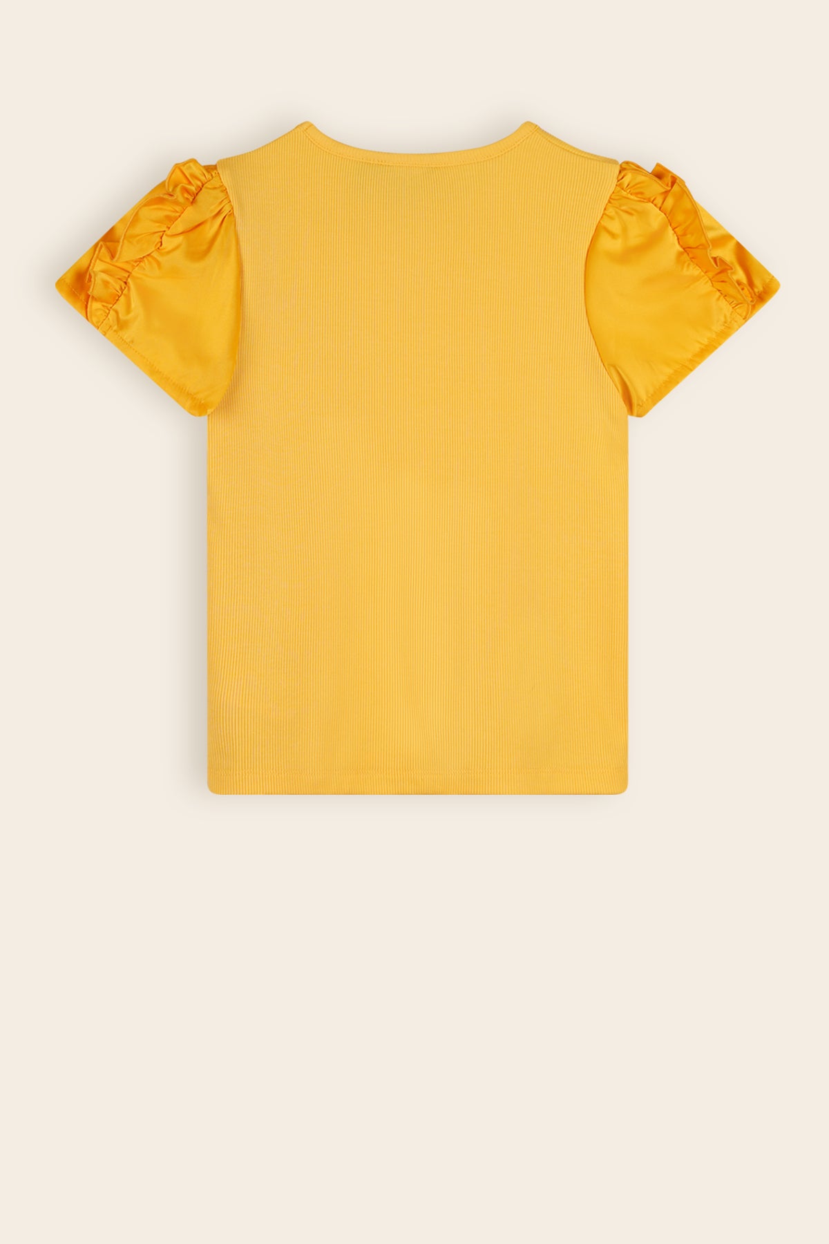 Kathleen Tshirt with frill on the sleeve Apricot