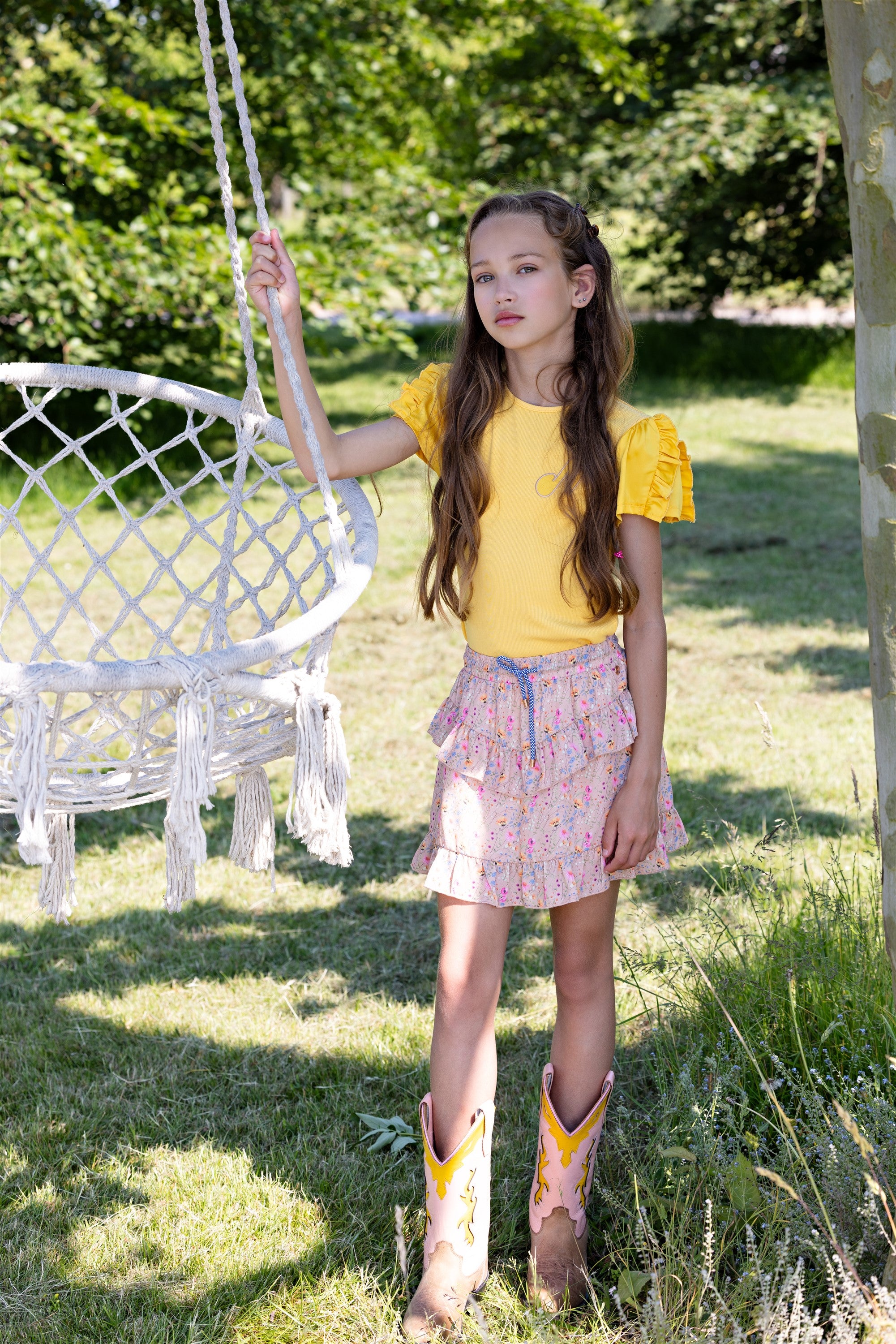 Kathleen Tshirt with frill on the sleeve Apricot