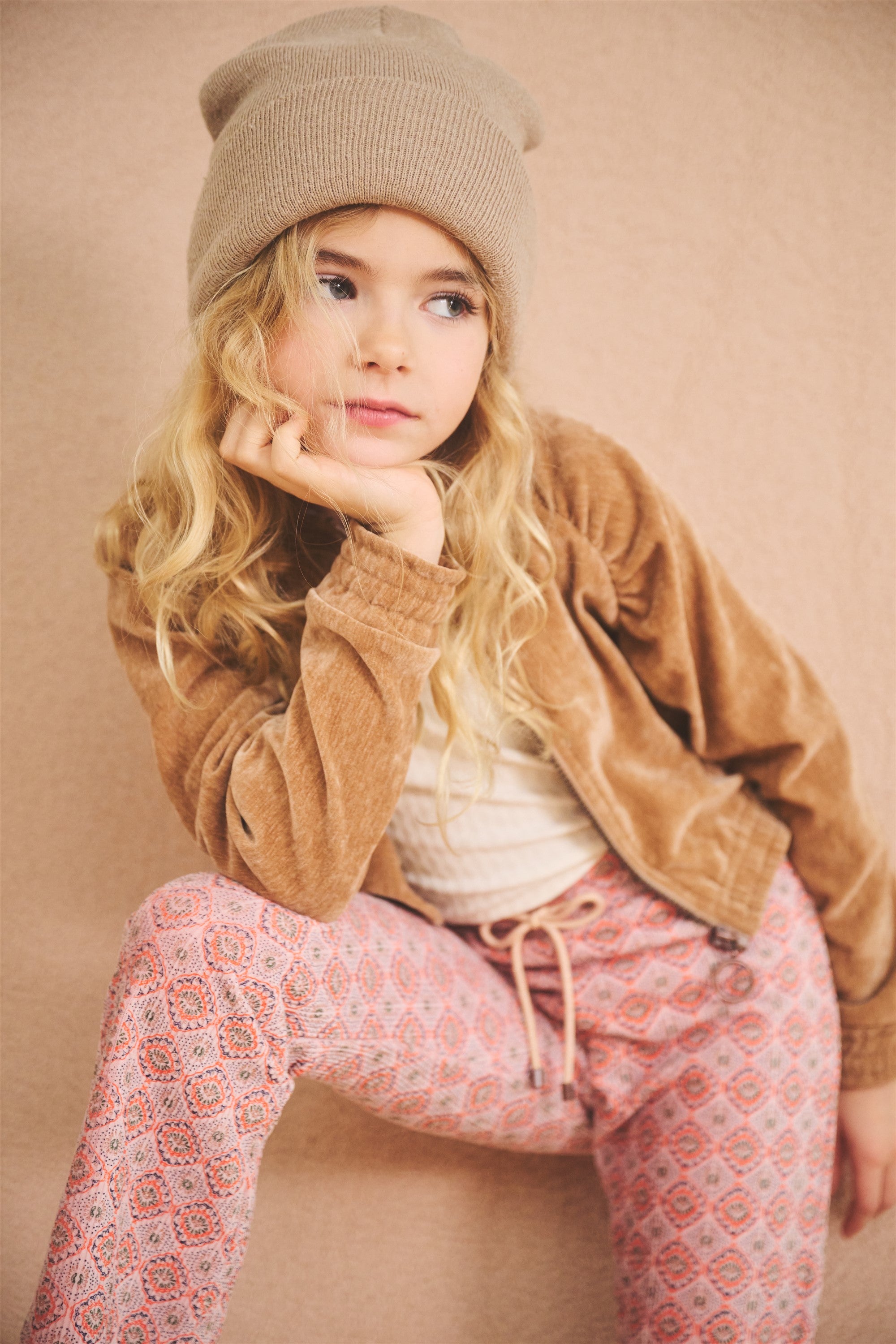Doret Cropped Velvet Stretch Cardigan Taupe
