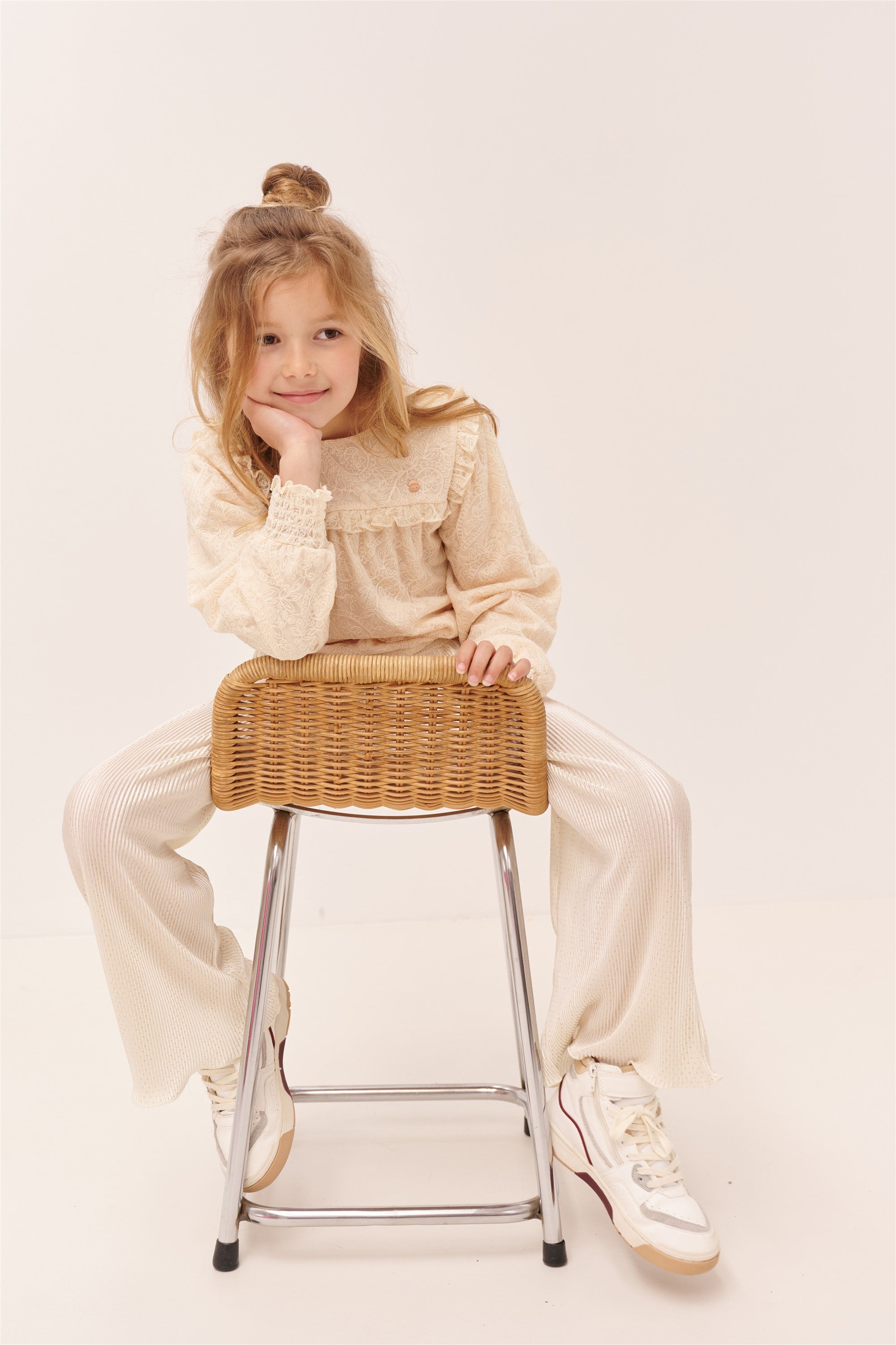 Tirzy Geborduurde Mesh Blouse Ivoor