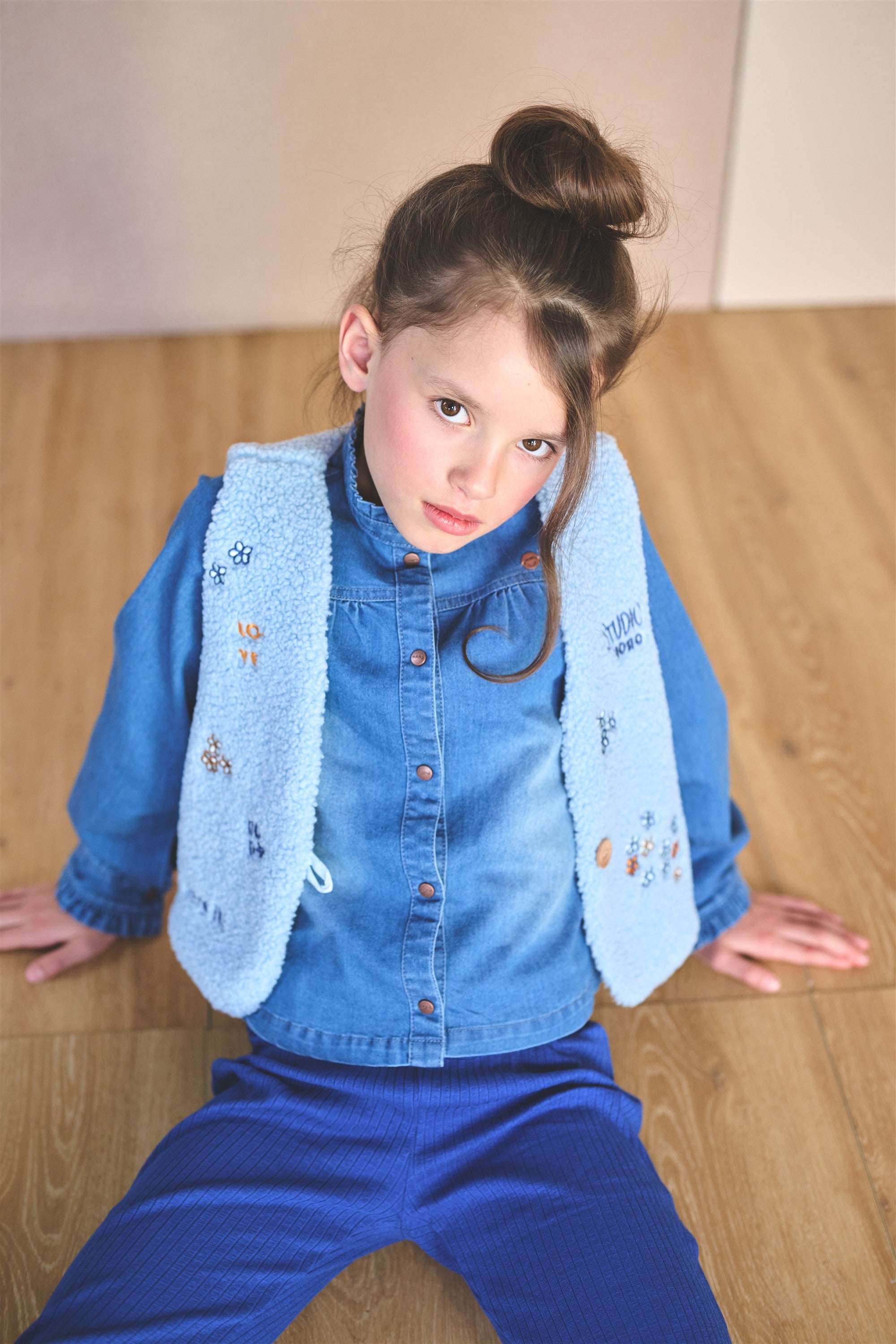 Kadi Embroidered Teddy Gilet Light Blue