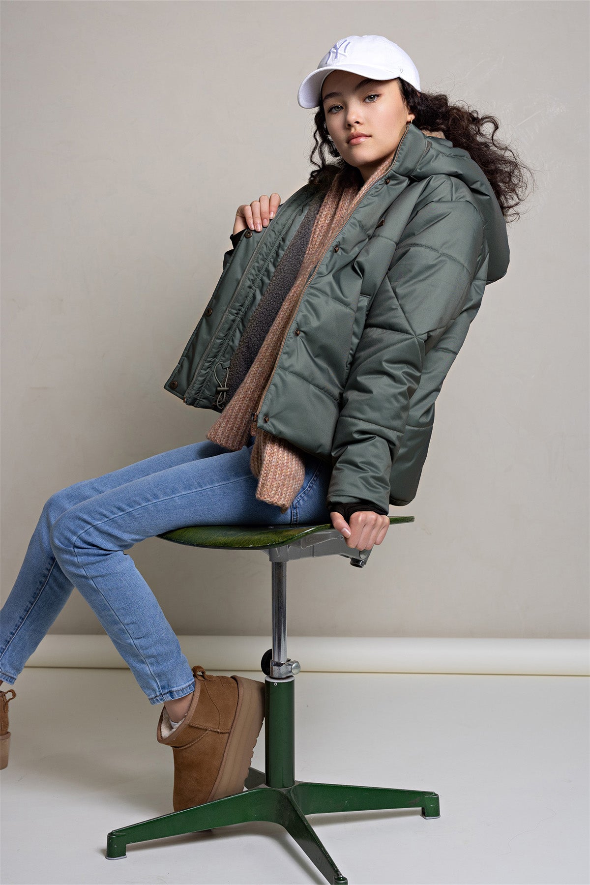 Buffer Short Jacket with Hood Green