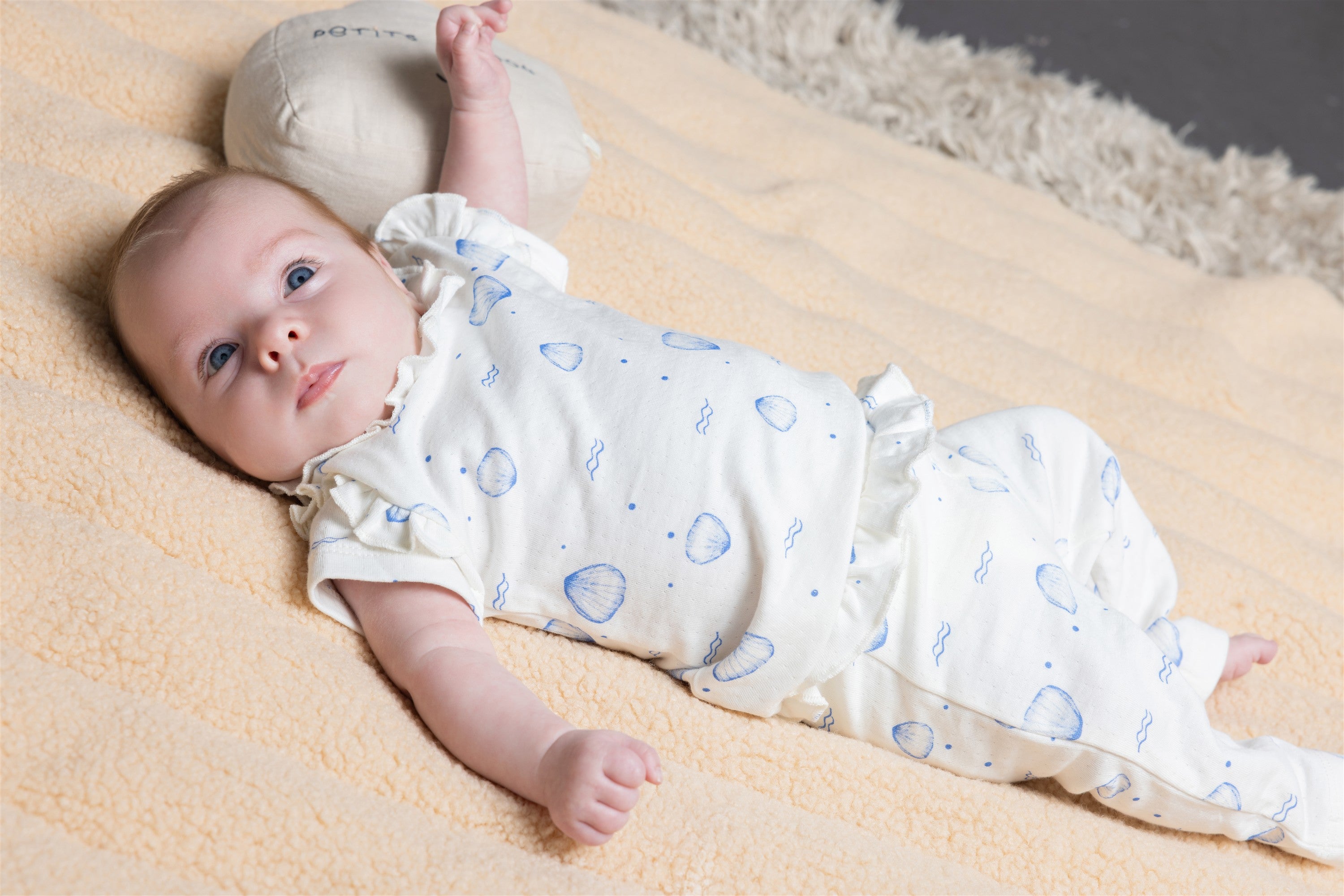 Kayak Tshirt met Ruffle Schelpen Print Blauw